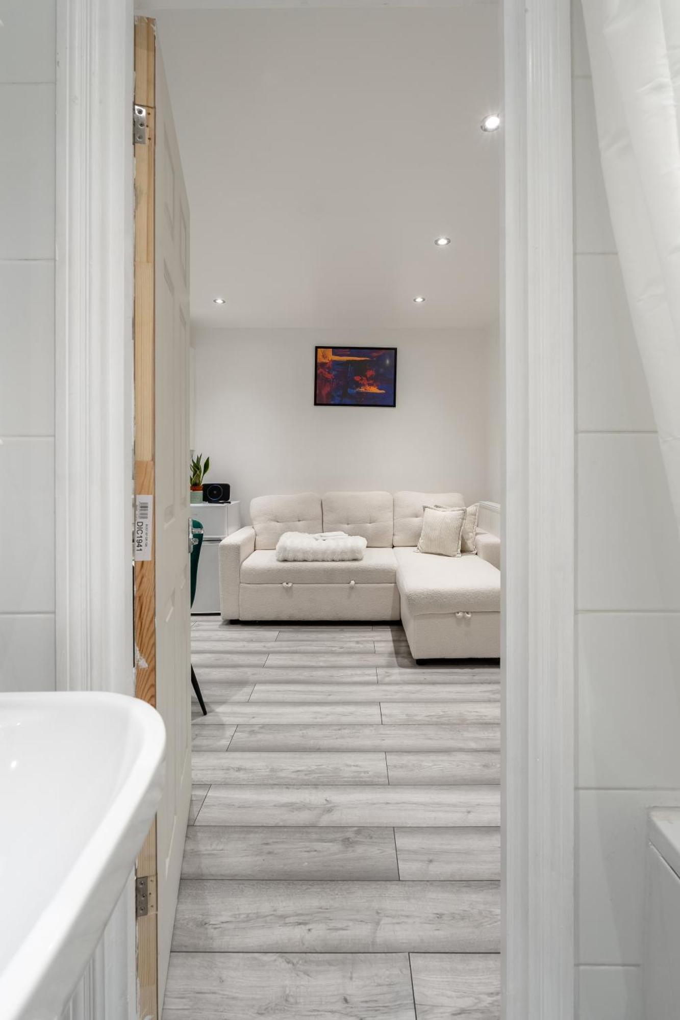 Beautiful Flat Near Central London - Entire Flat - Equipped Kitchen - Private Bathroom エクステリア 写真