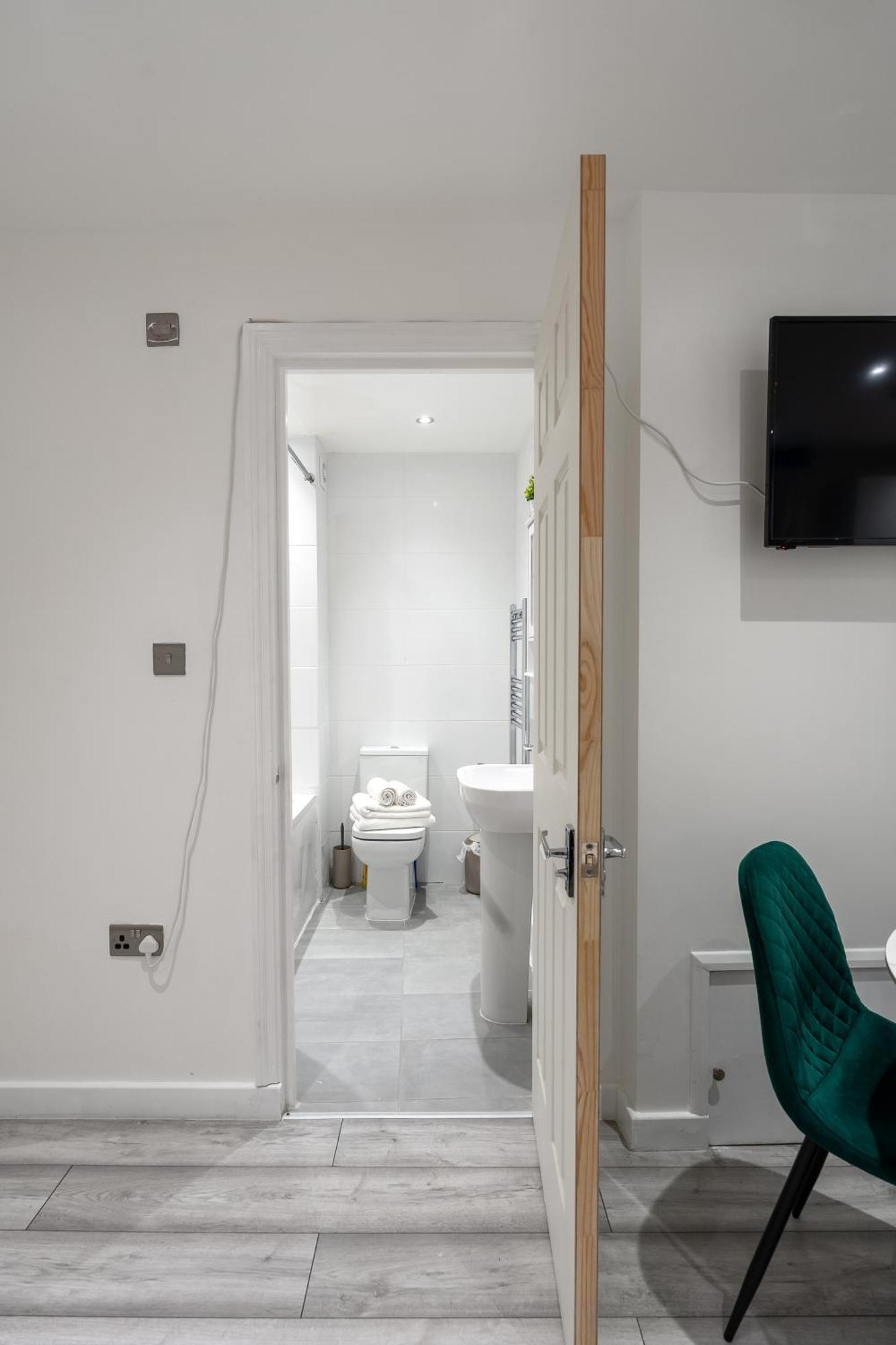 Beautiful Flat Near Central London - Entire Flat - Equipped Kitchen - Private Bathroom エクステリア 写真