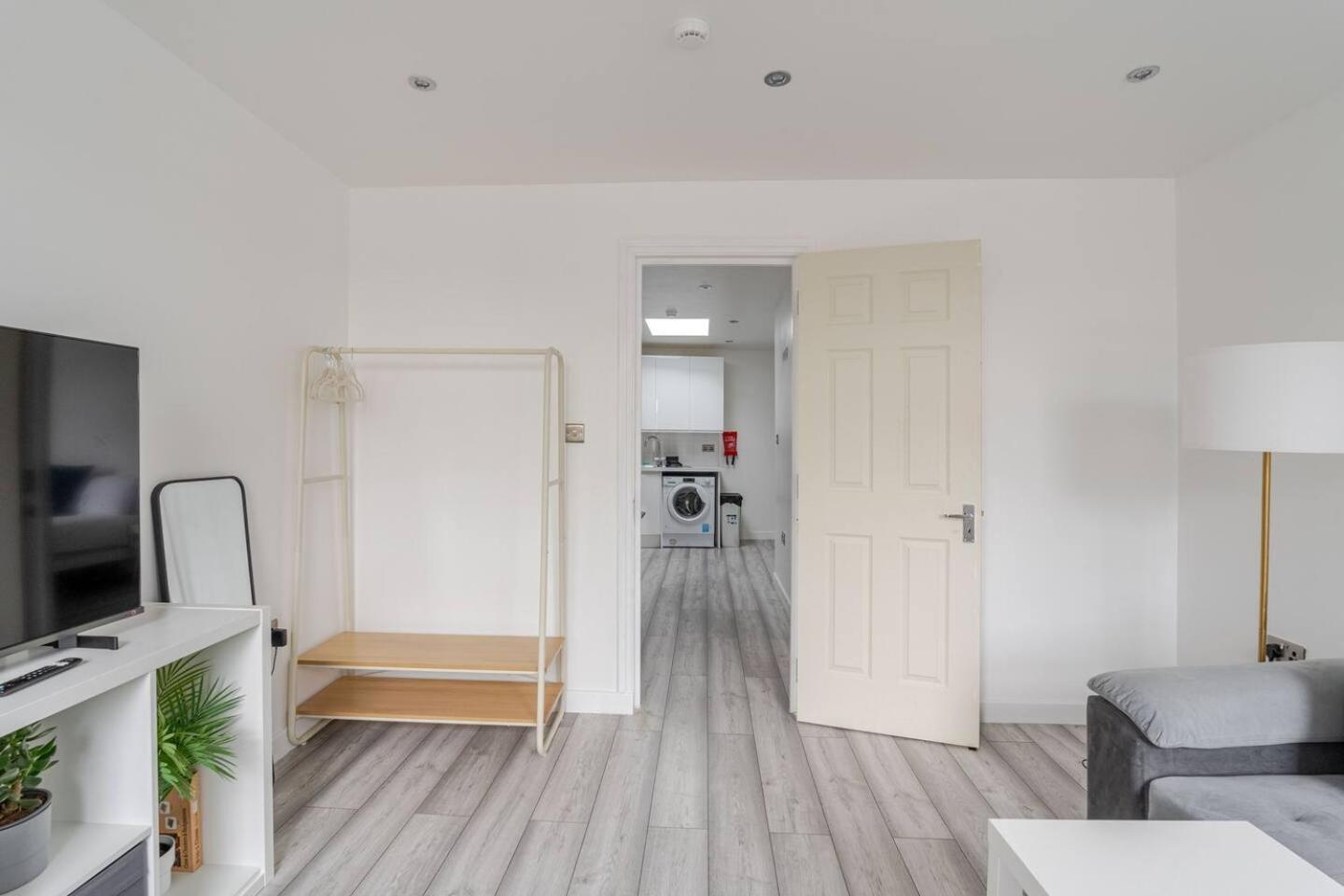 Beautiful Flat Near Central London - Entire Flat - Equipped Kitchen - Private Bathroom エクステリア 写真